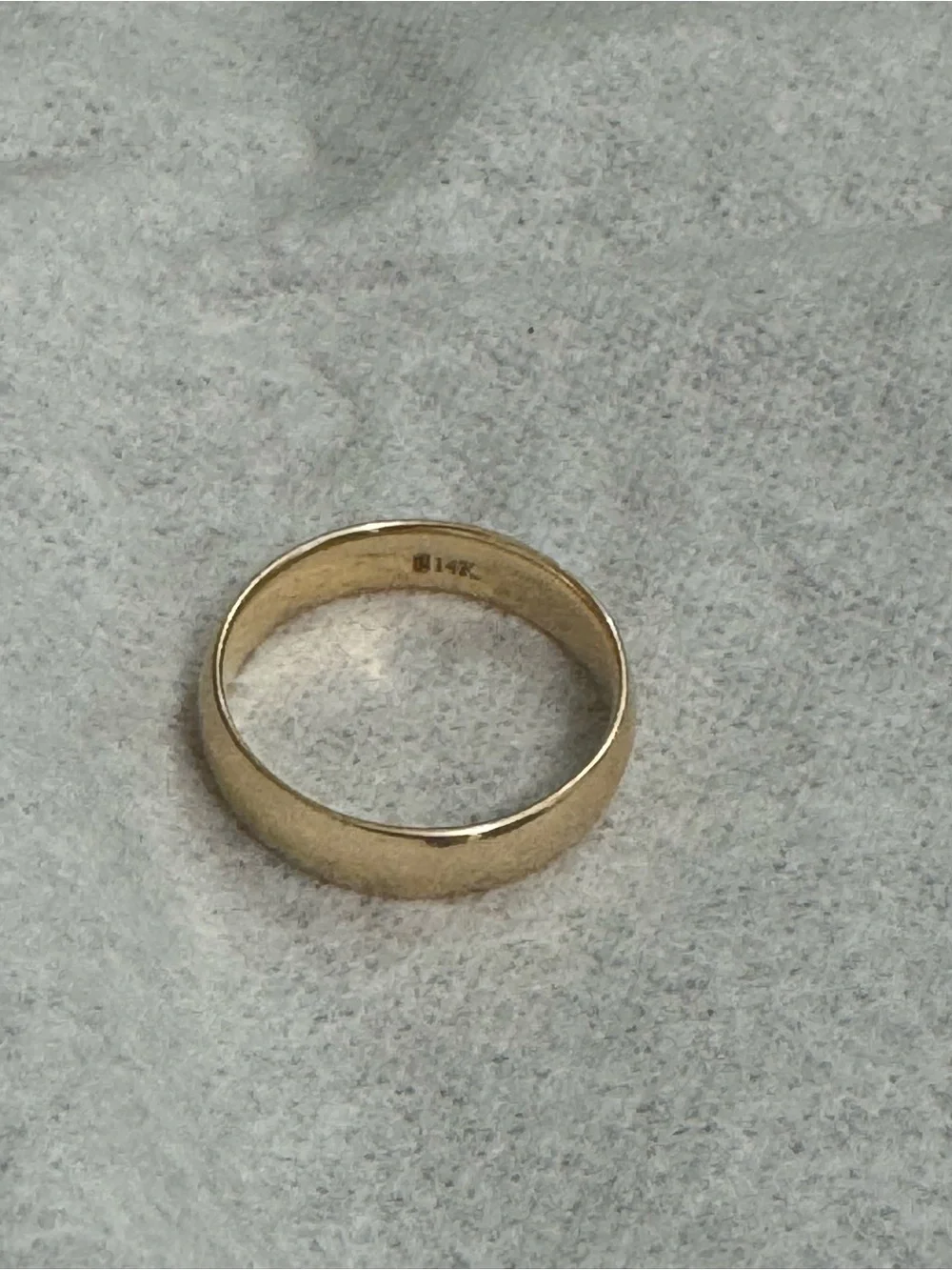 14K Yellow Gold Men's 5mm Comfort Fit Wedding Band